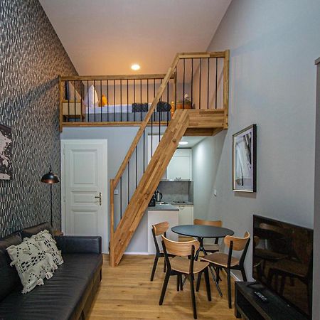Main Train Station Apartment Close To The The Main Square! Прага Екстериор снимка