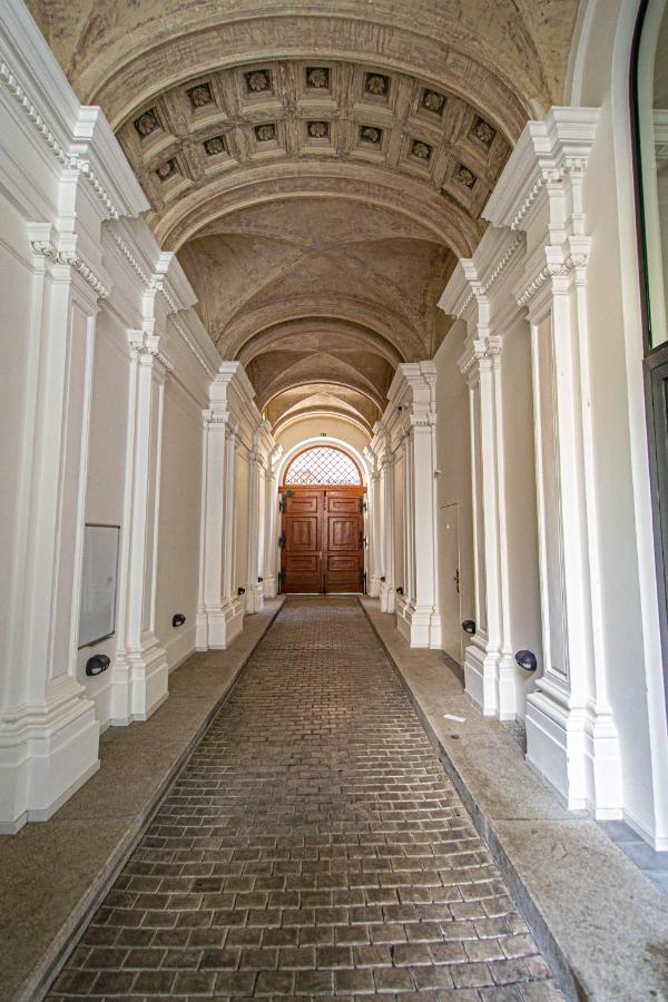 Main Train Station Apartment Close To The The Main Square! Прага Екстериор снимка