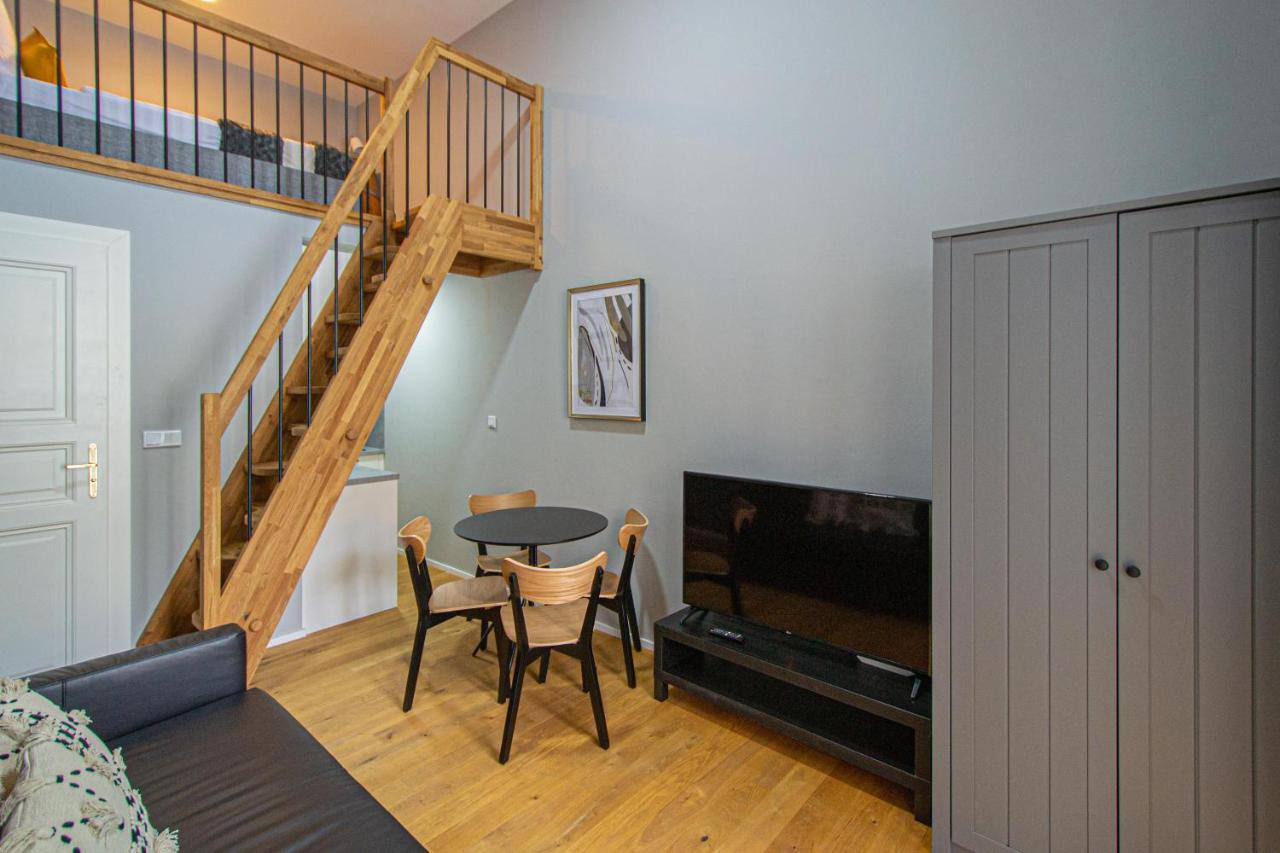 Main Train Station Apartment Close To The The Main Square! Прага Екстериор снимка