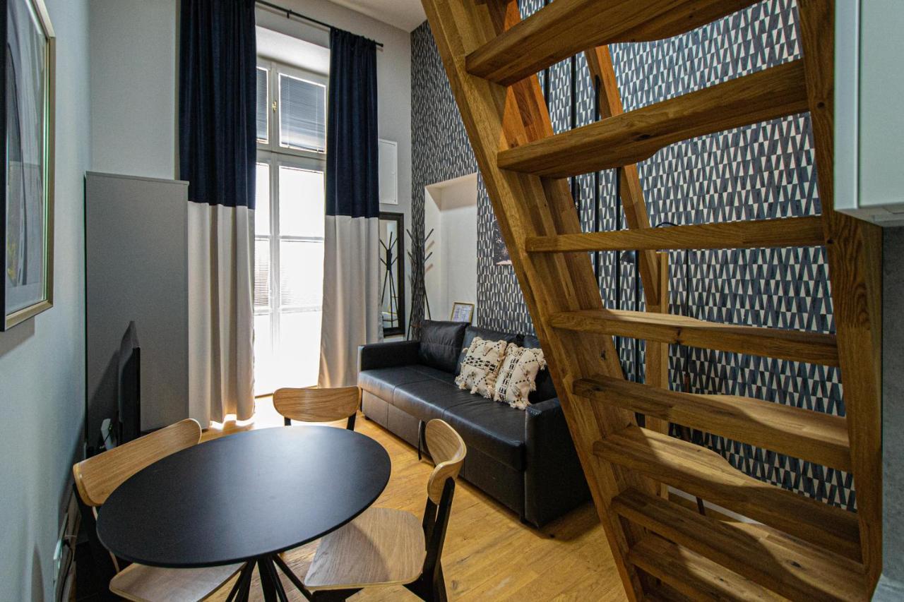 Main Train Station Apartment Close To The The Main Square! Прага Екстериор снимка